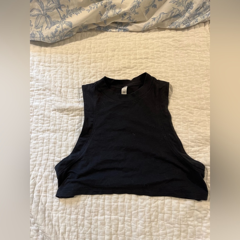 Lulu black crop top